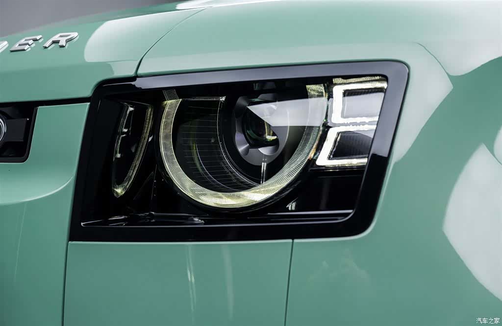 Land Rover Defender, 2023 7