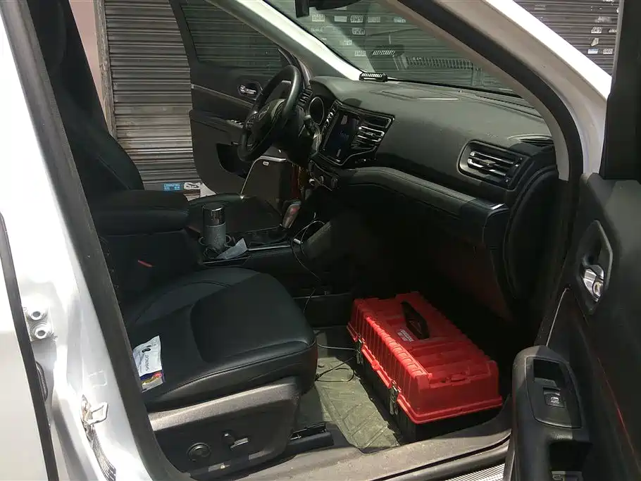 Jeep Grand Commander