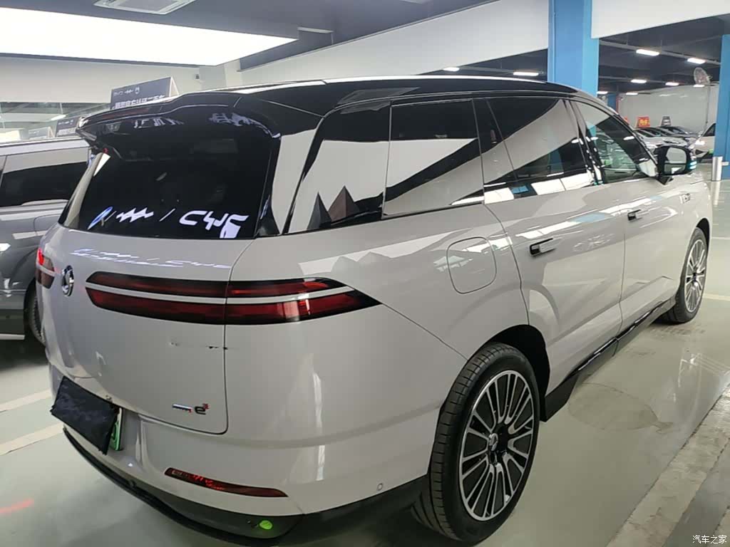 Denza N8, 2025 7