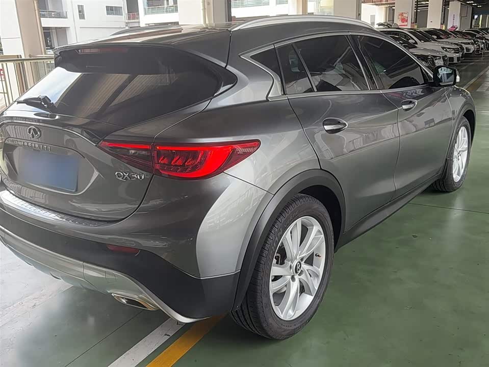Infiniti QX30 Infiniti QX30