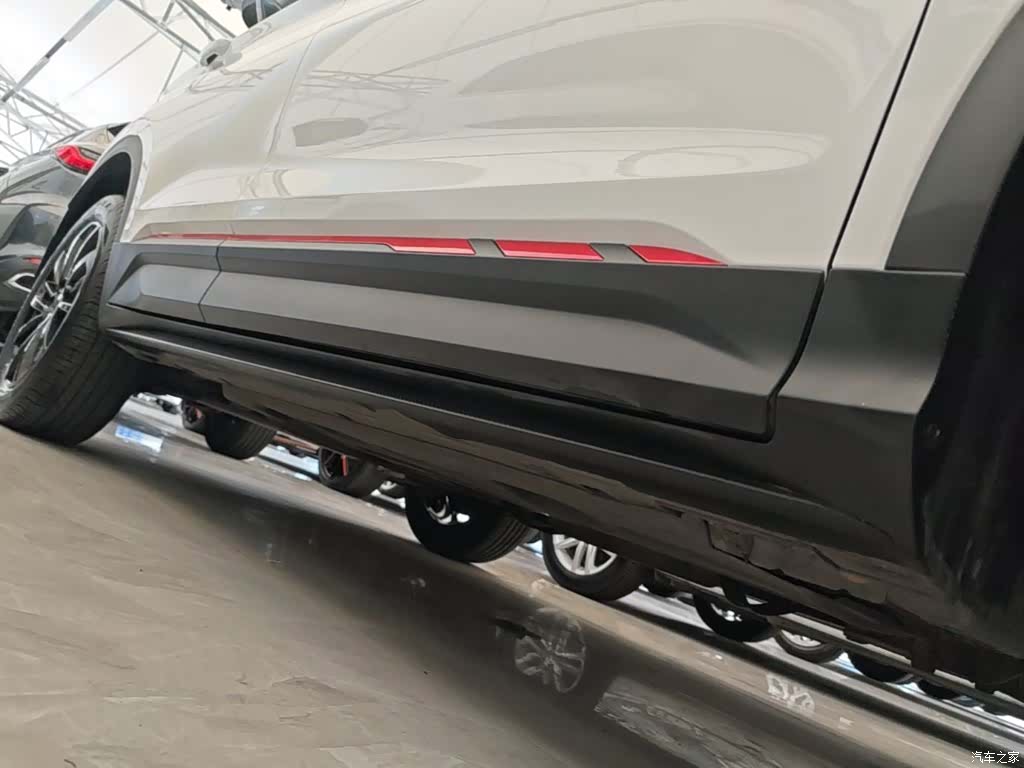 Geely Coolray, 2021 21