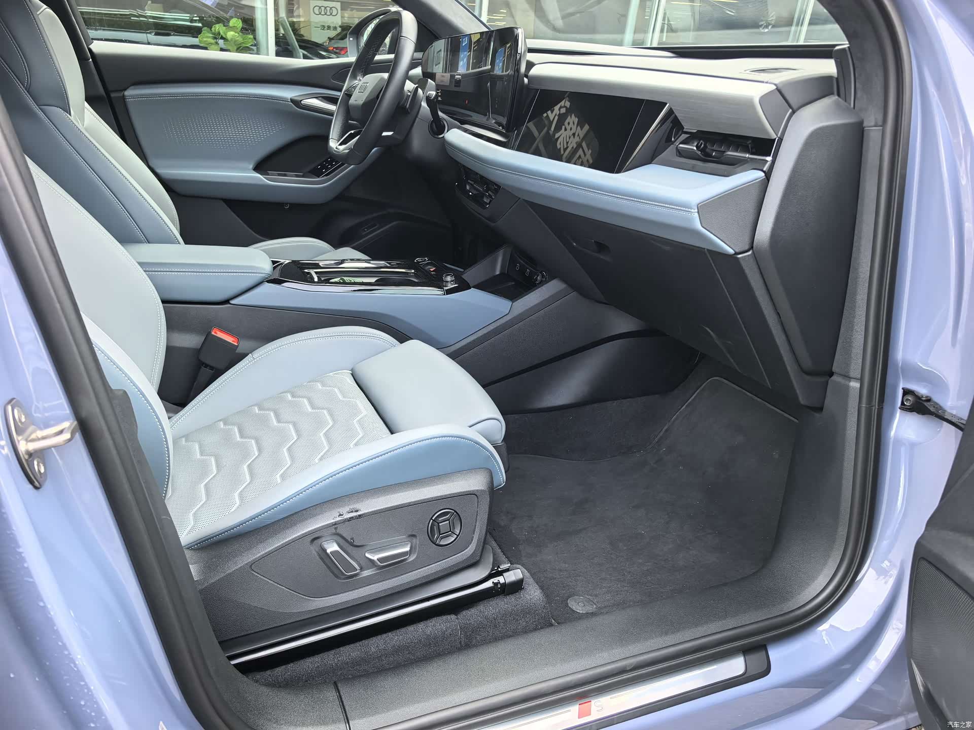 Audi e-tron, 2025 8