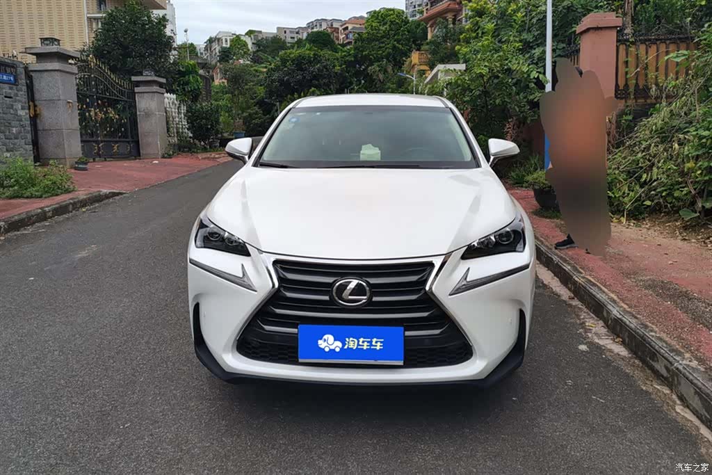 Lexus NX, 2016 2