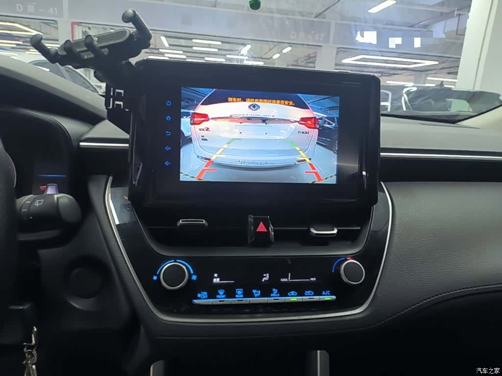 Toyota Frontlander, 2023 13