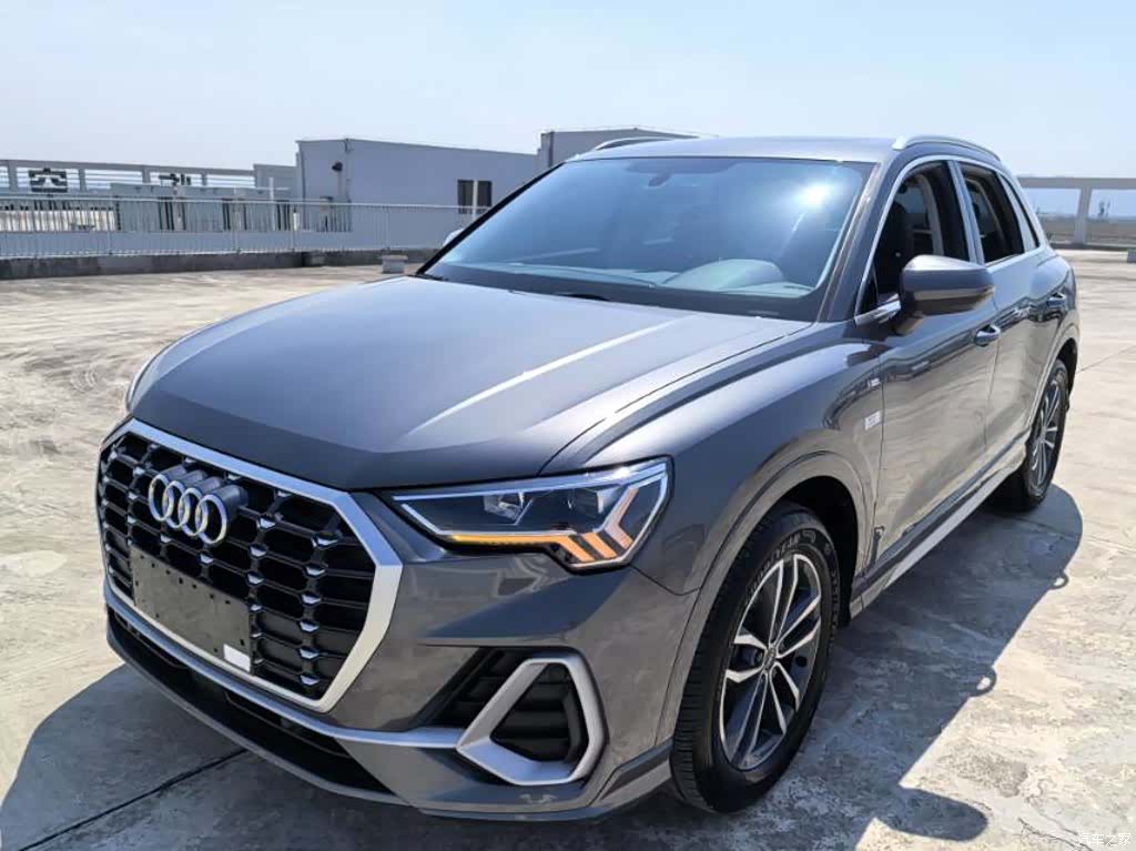 Audi Q3, 2022 1