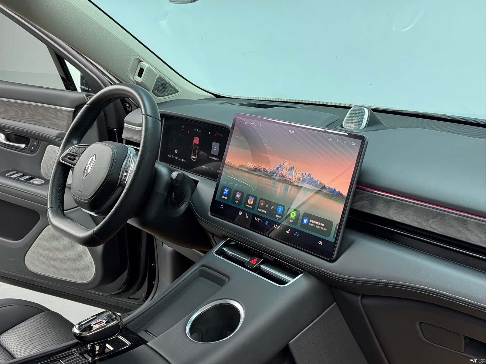 AITO M5, 2022 10