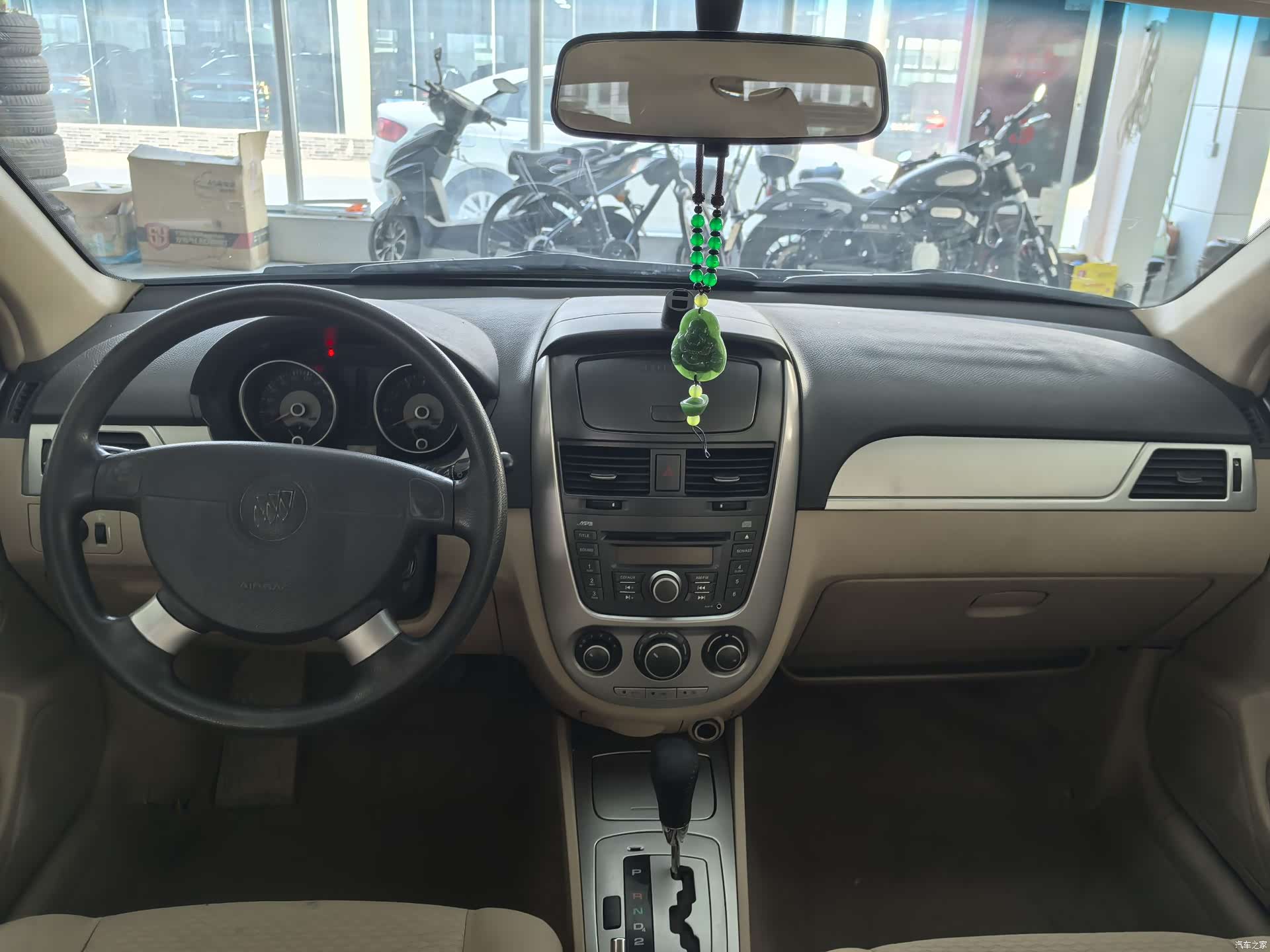 Buick 1.6LX-AT, 2010 8