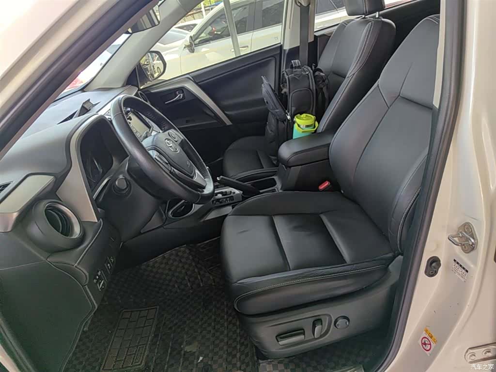 Toyota RAV4, 2017 15