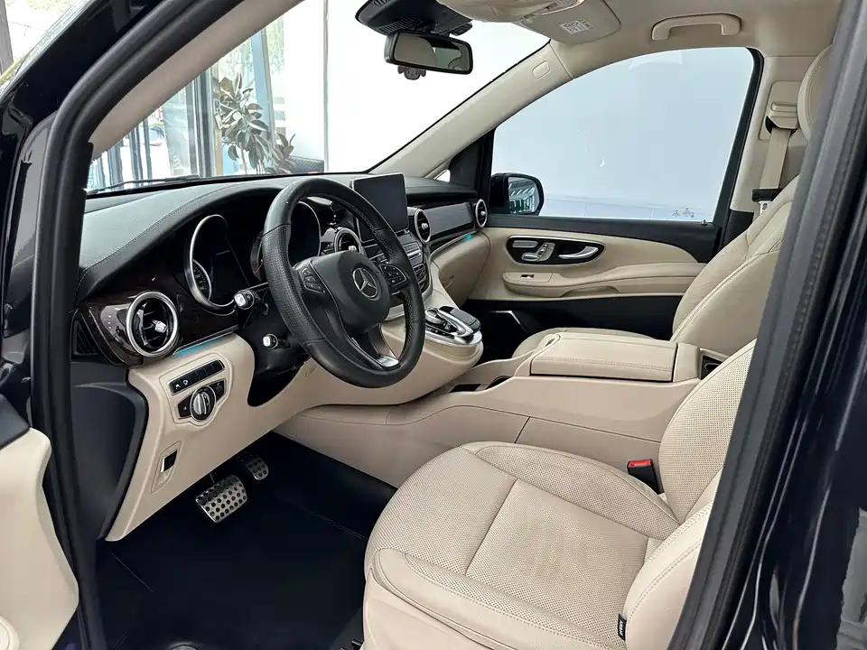 Mercedes-Benz V-class