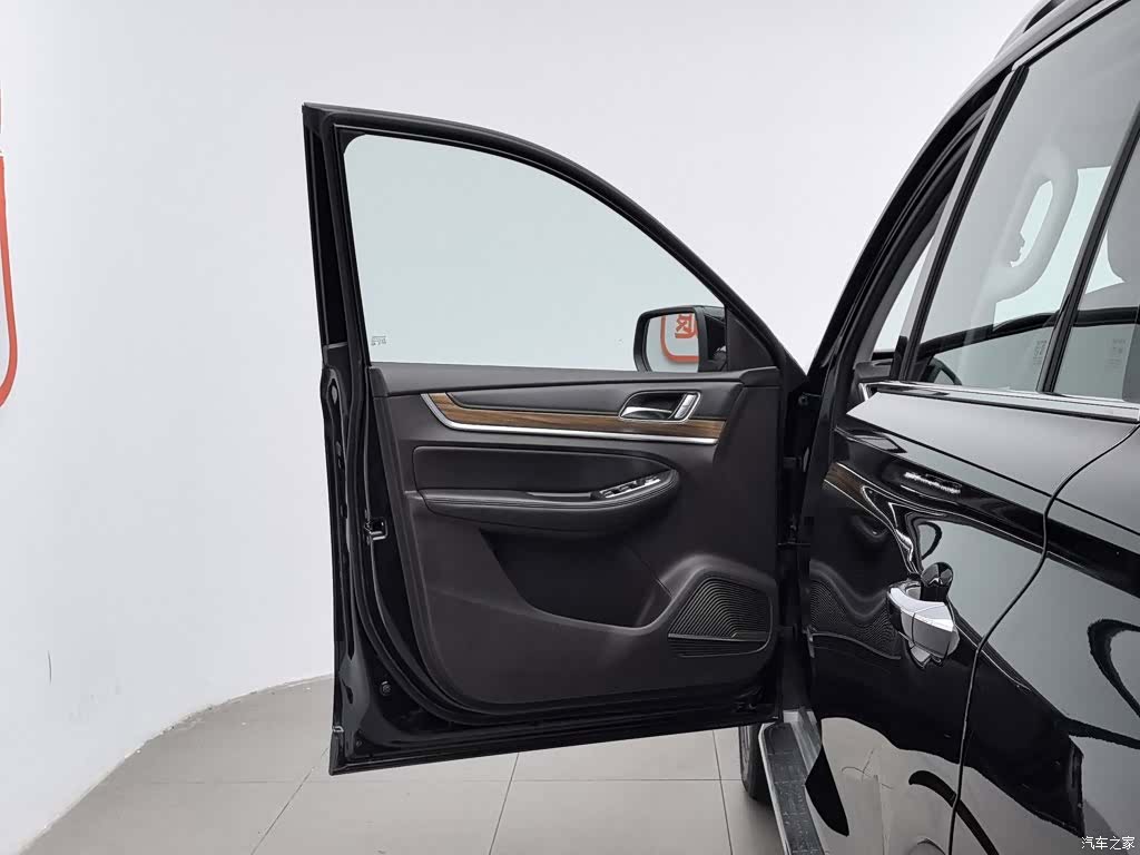 Roewe RX8, 2018 8