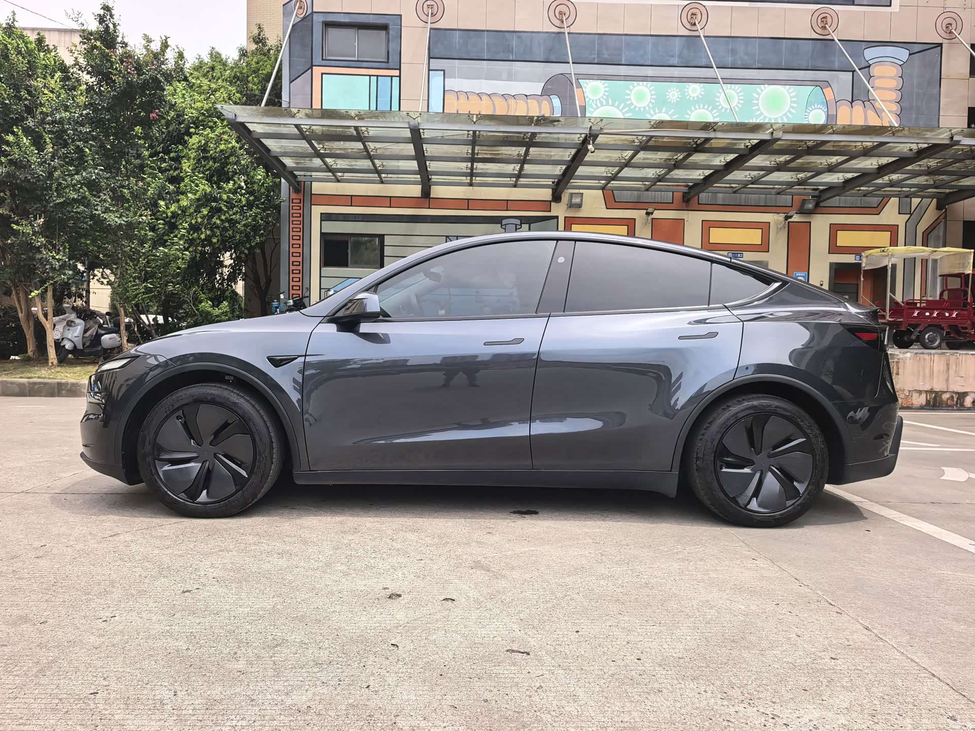 Tesla Model Y, 2025 21
