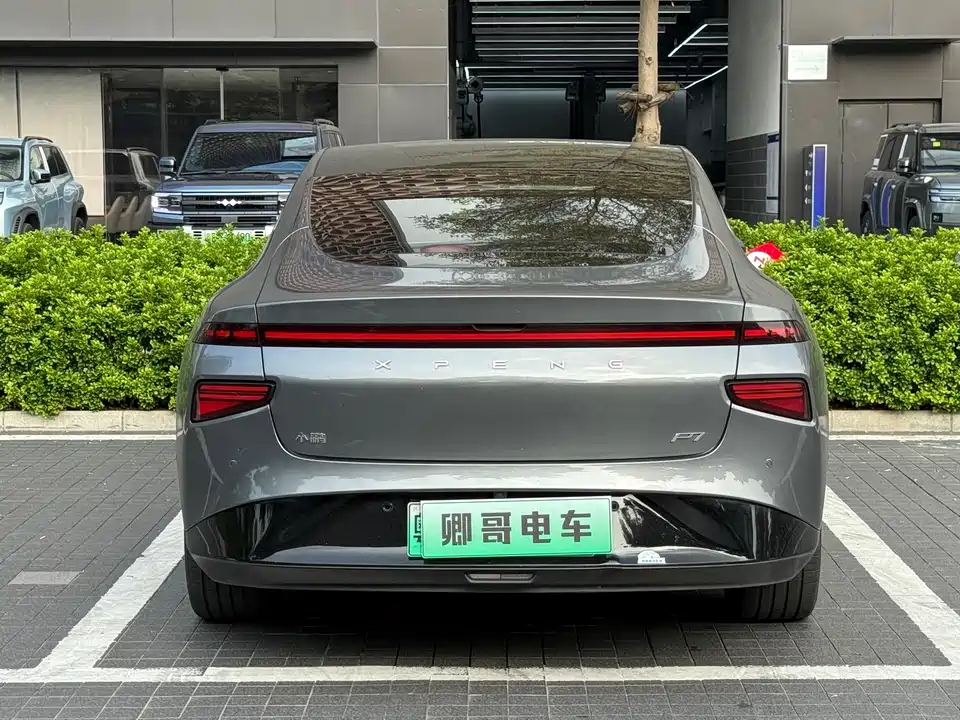 XPENG P7