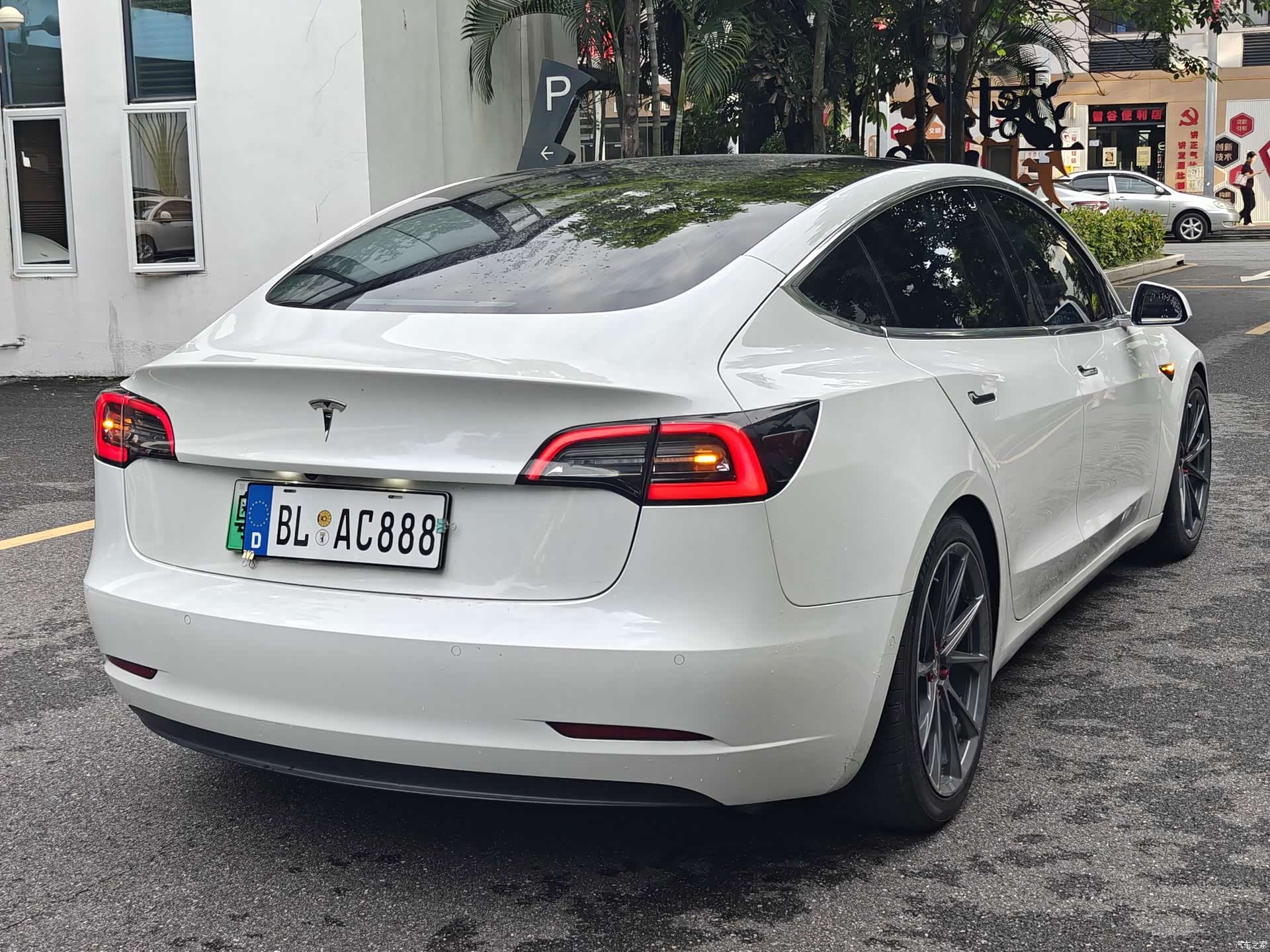 Tesla Model 3, 2020 25