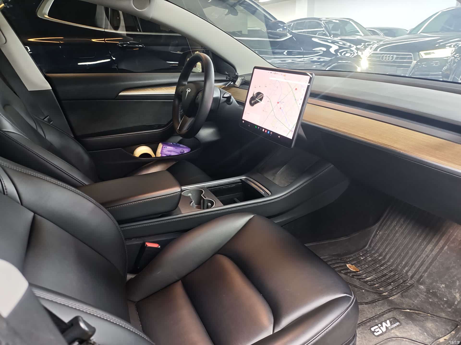 Tesla Model 3, 2022 13
