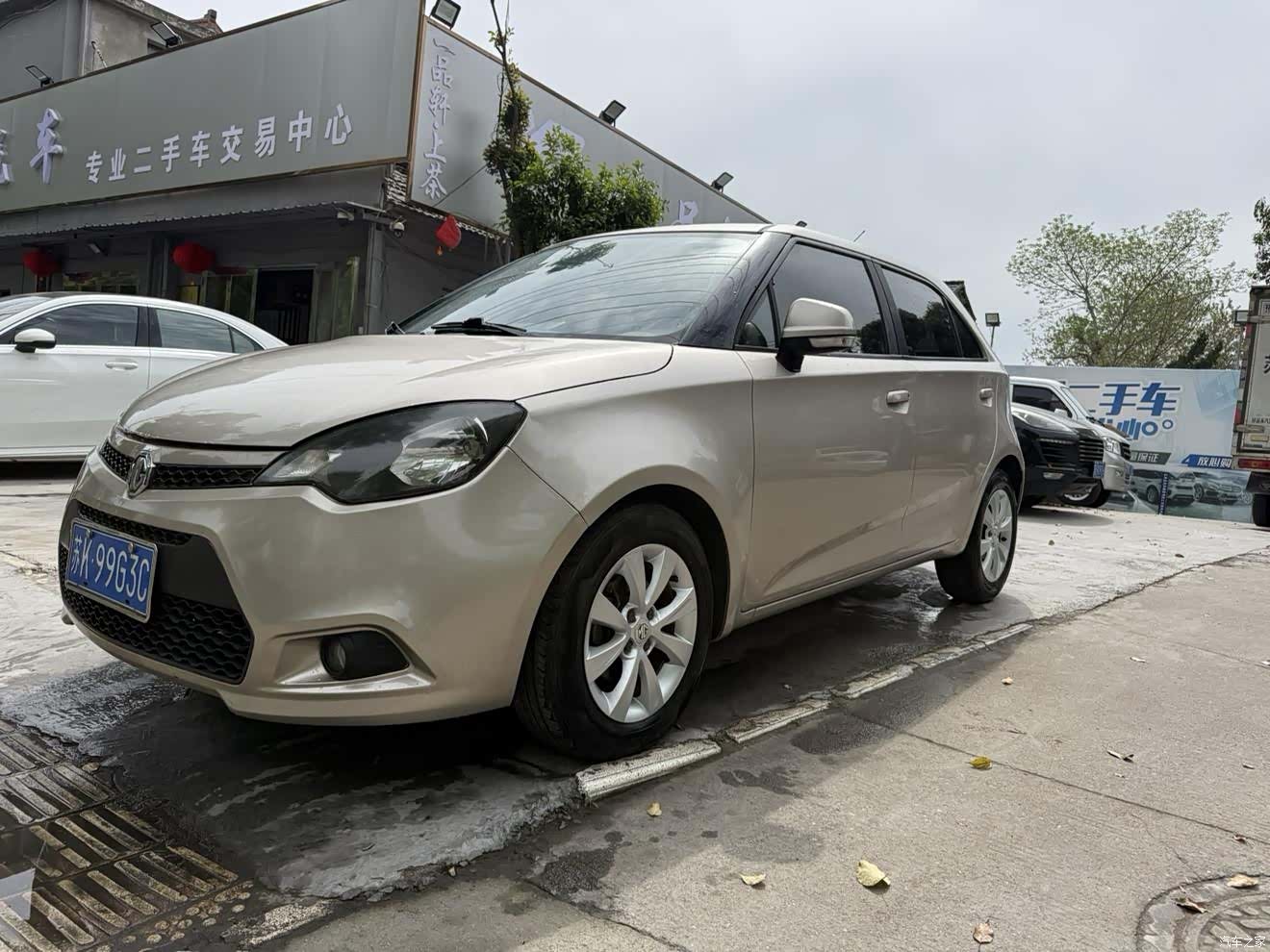 MG 3, 2012 8