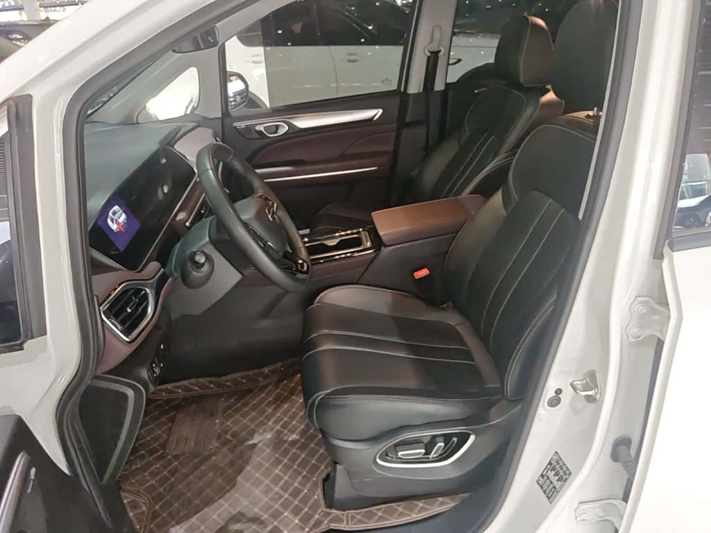 Trumpchi M6, 2025 15