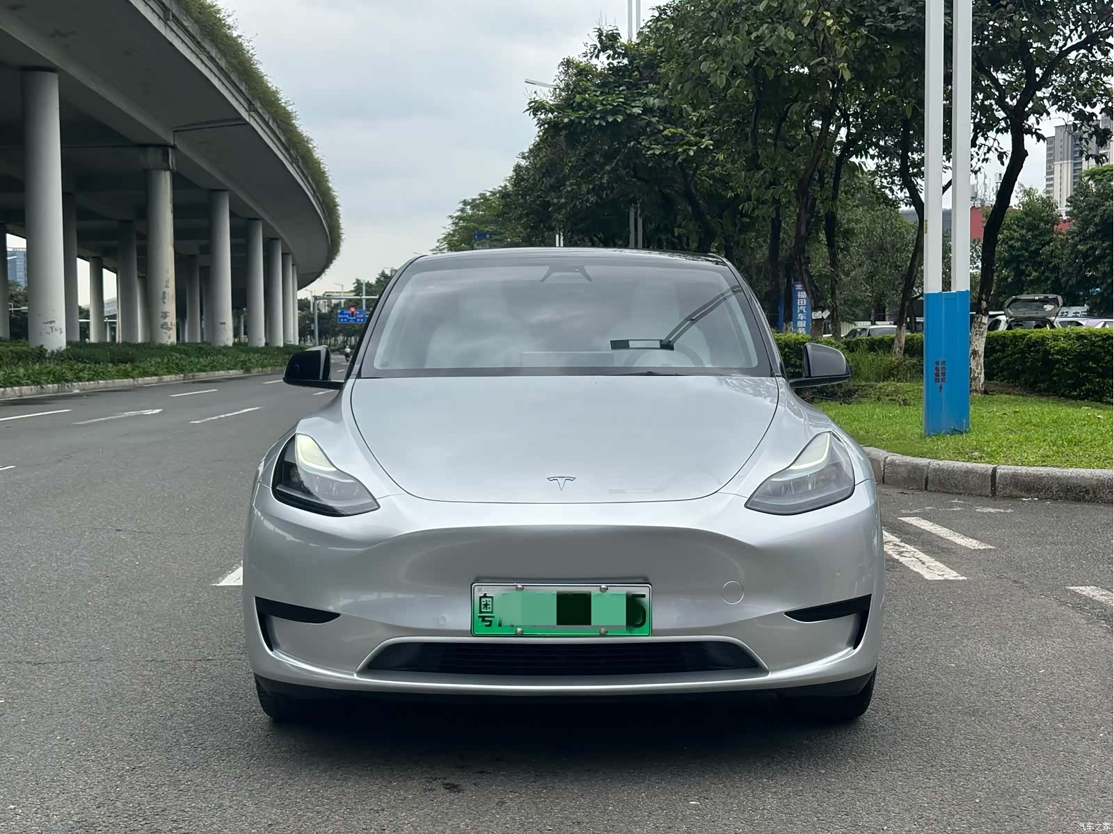Tesla Model Y, 2023 2