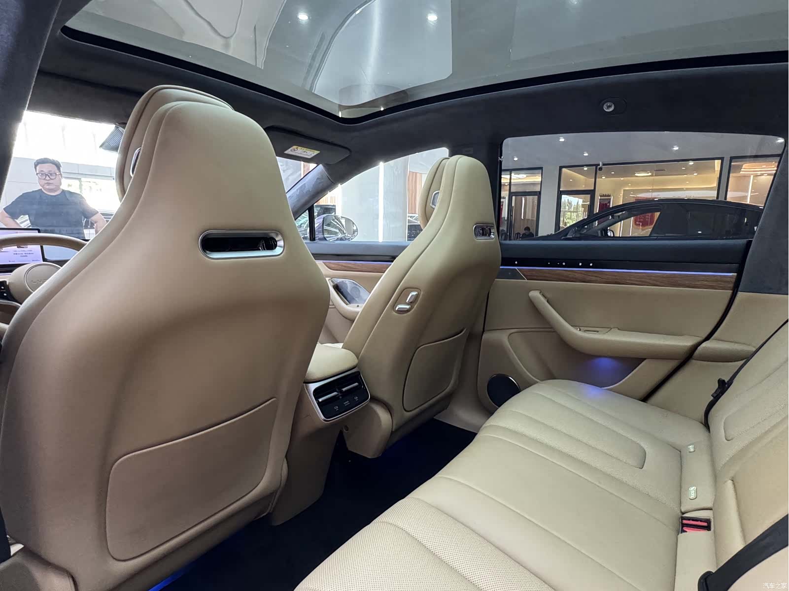 Luxeed R7, 2025 14