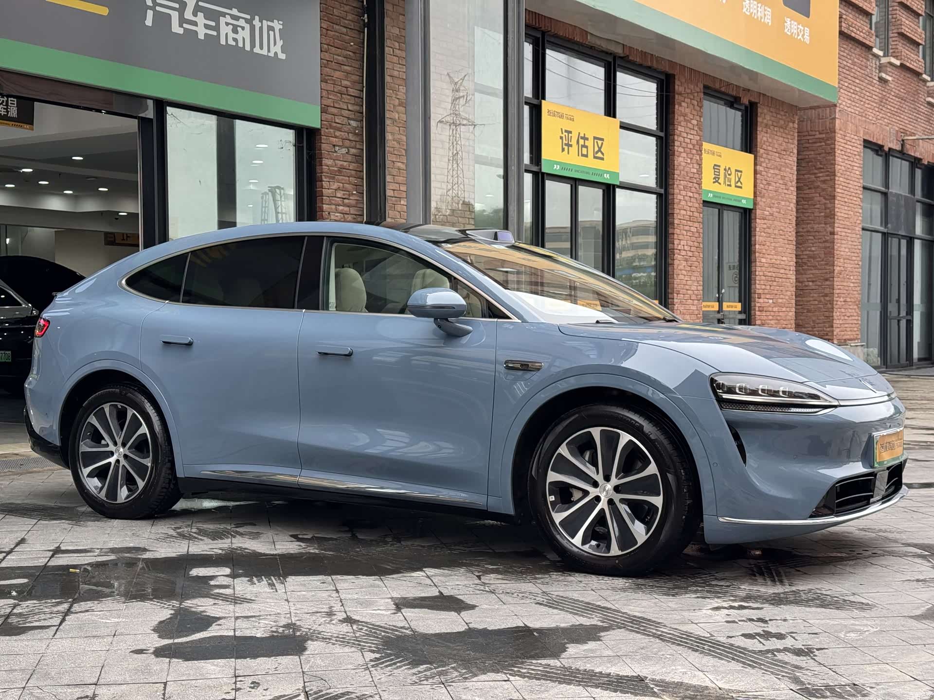 Luxeed R7, 2025 3