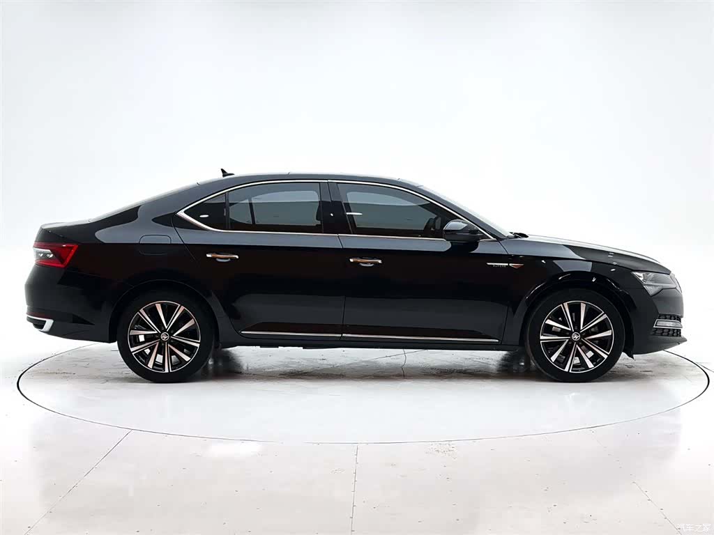 Skoda Superb, 2023 9