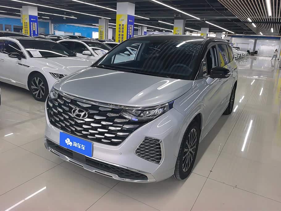 Hyundai Custo