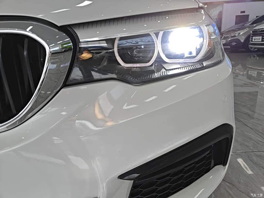 BMW 5 Series, 2019 24