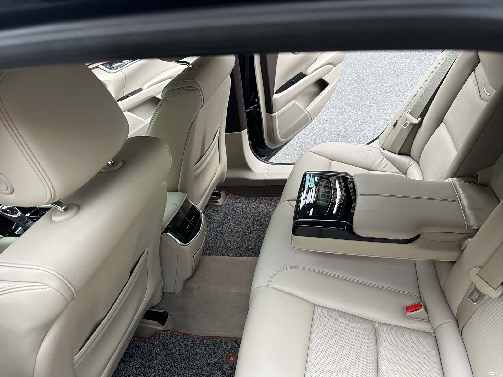 Cadillac XTS, 2017 14