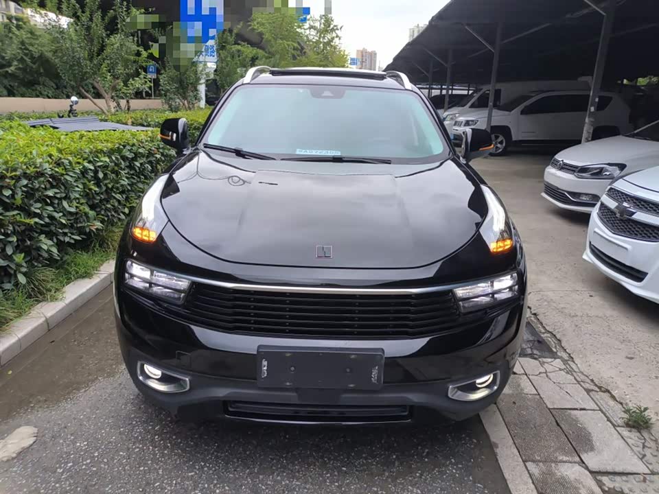 Lynk & Co 01