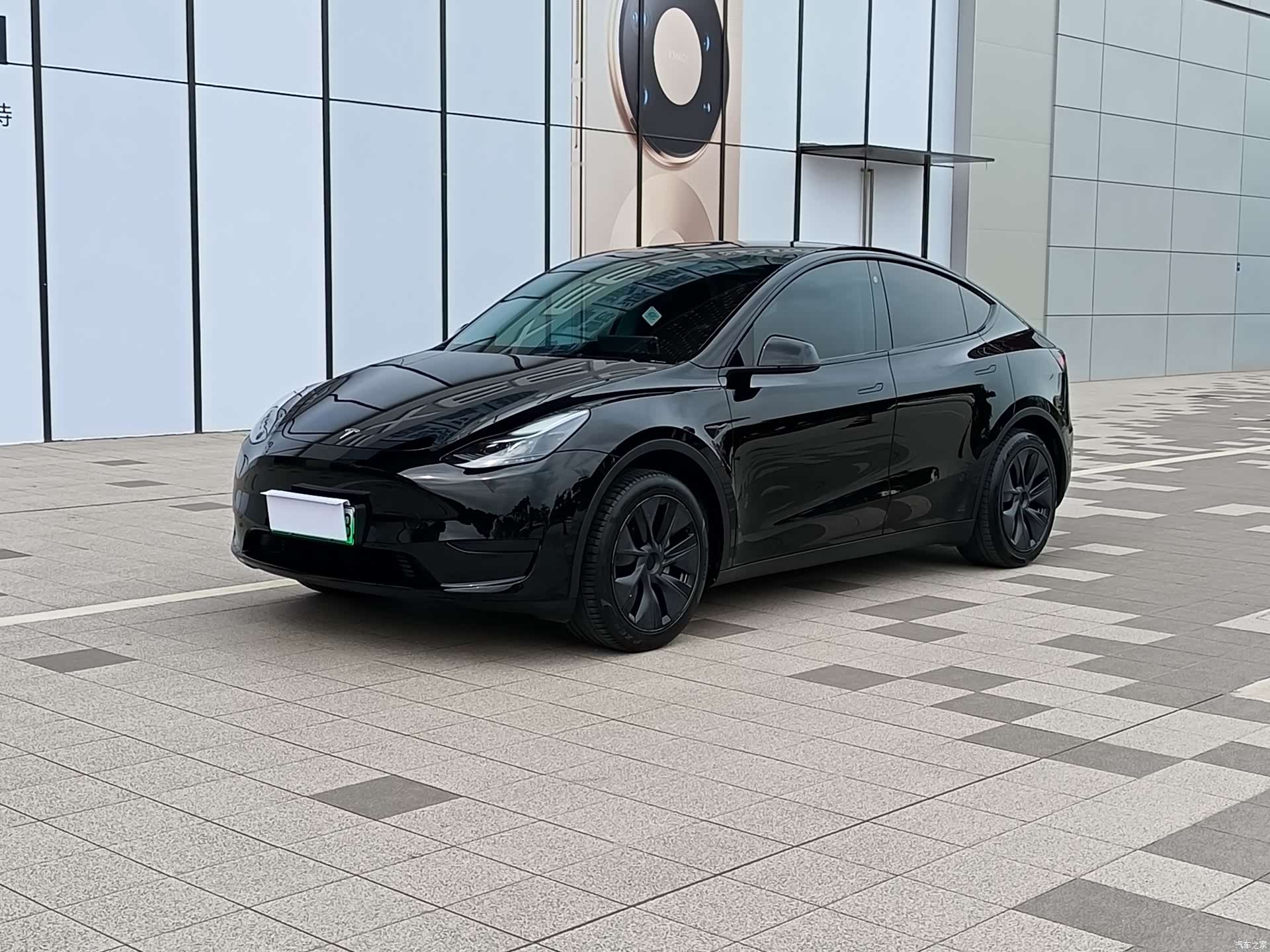 Tesla Model Y, 2024 1