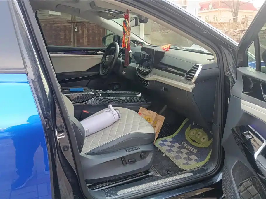 Volkswagen ID.6 CROZZ