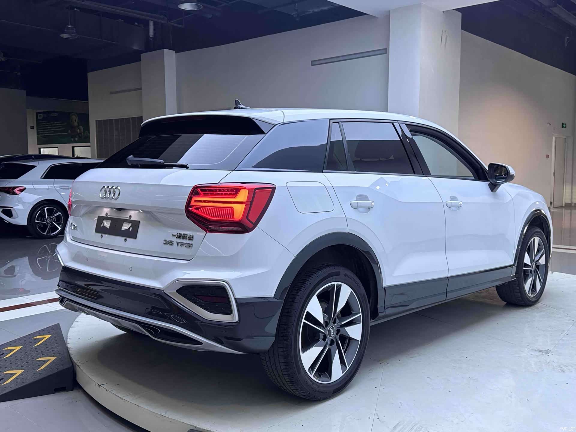 Audi Q2L, 2021 6