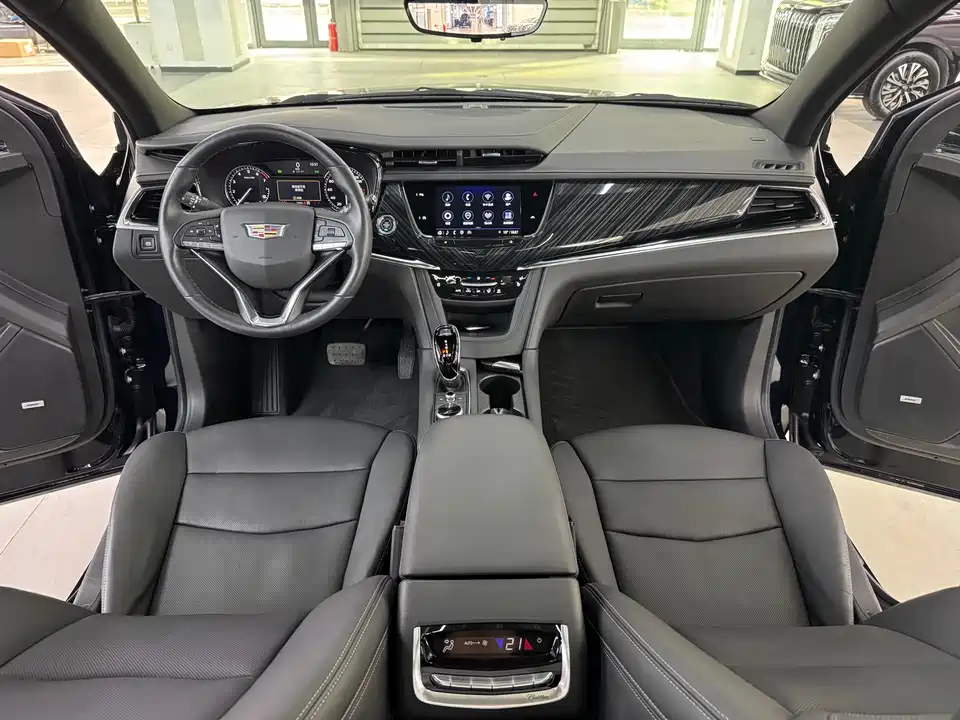 Cadillac XT6
