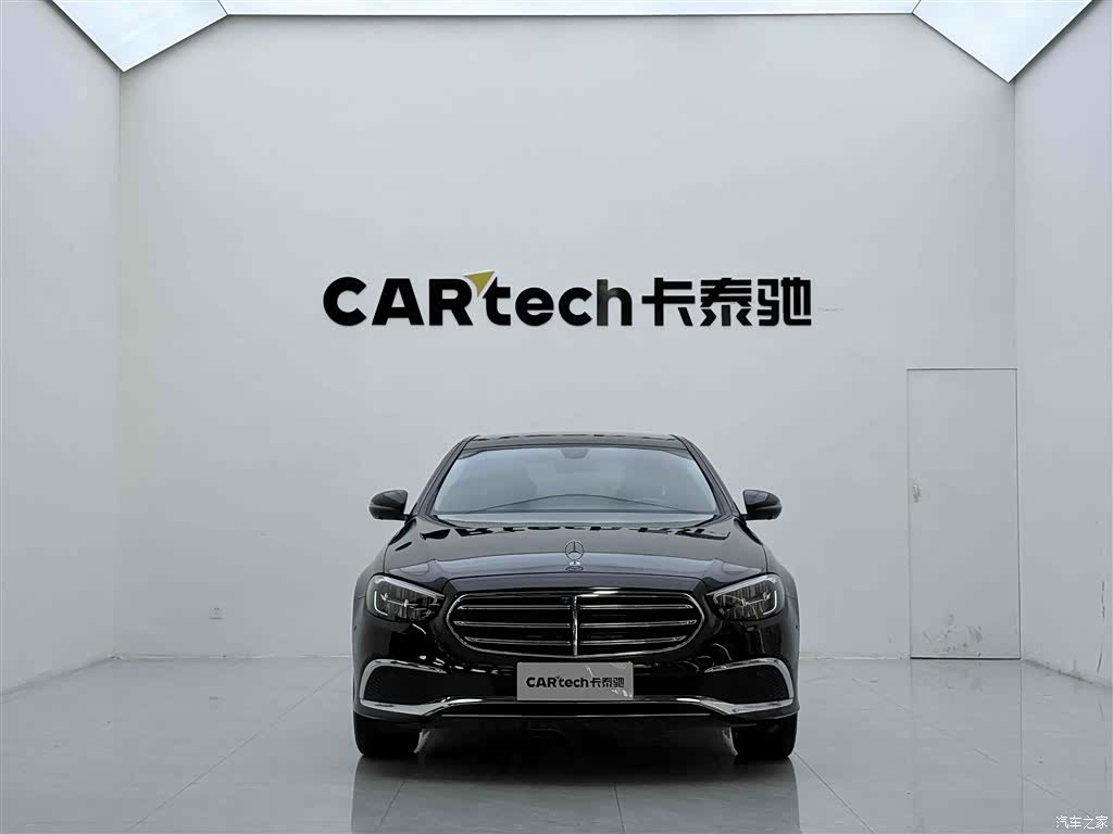 Mercedes-Benz E-Class, 2023 3