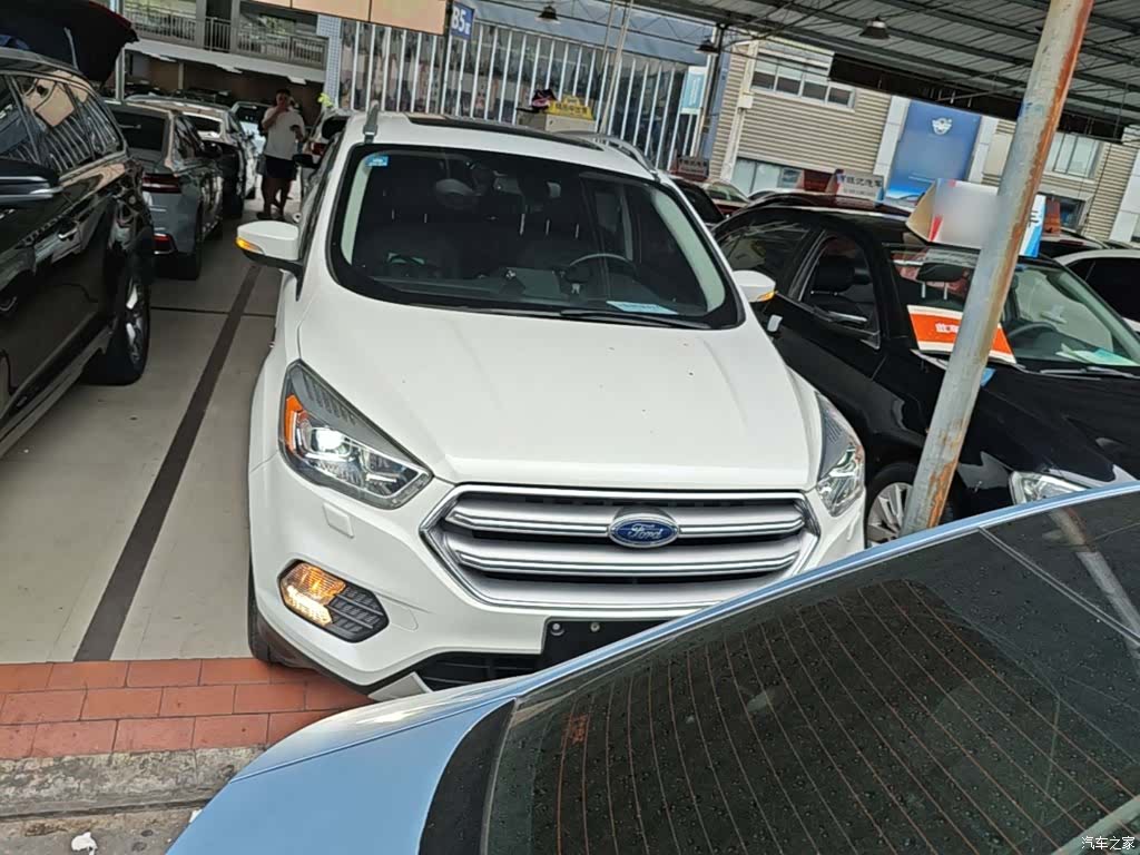 Ford Kuga, 2018 3