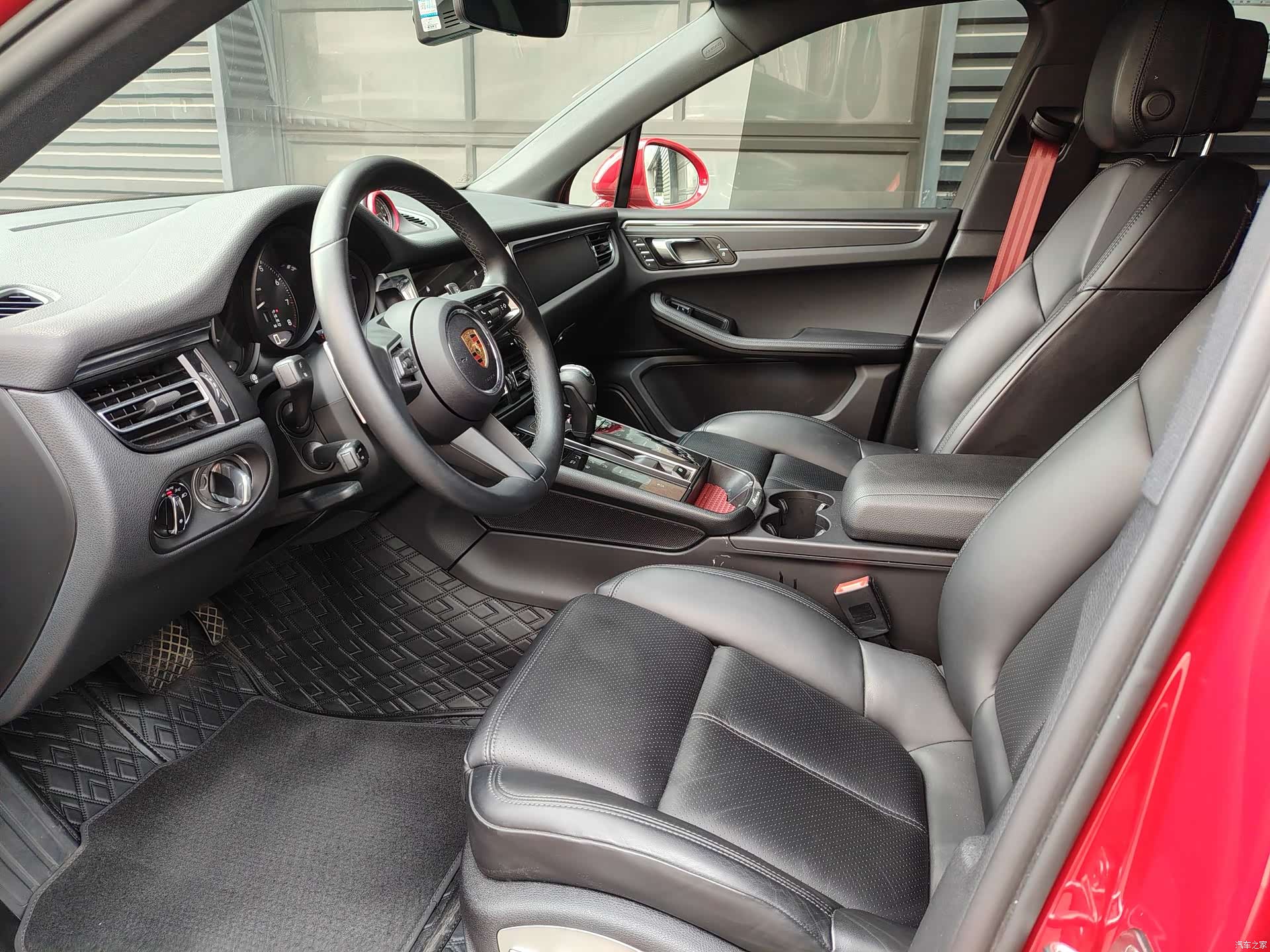 Porsche Macan, 2024 9