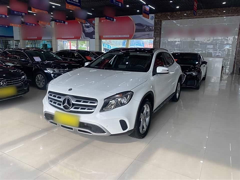Mercedes-Benz GLA