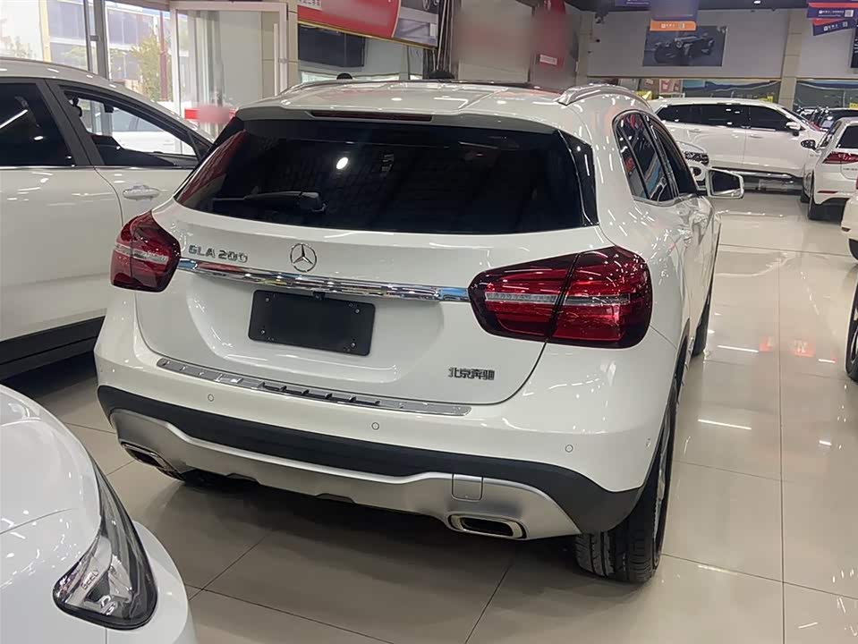 Mercedes-Benz GLA
