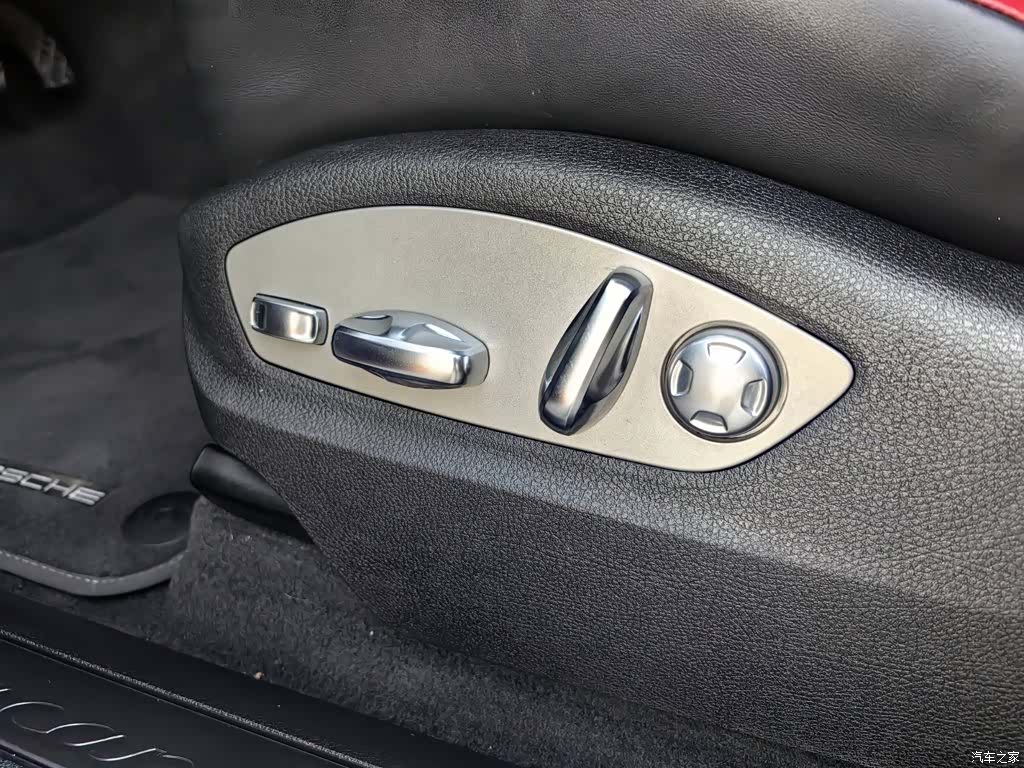 Porsche Macan, 2023 11