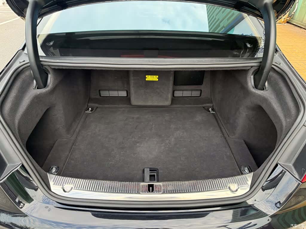 Audi A8L, 2011 13