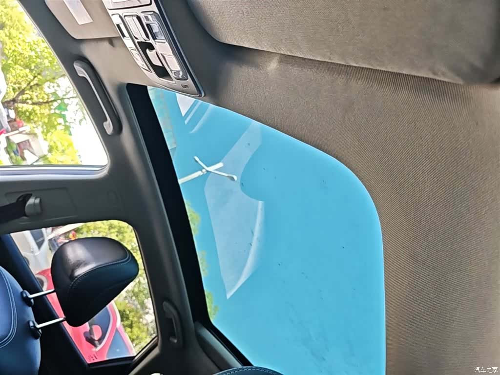 Geely Emgrand, 2018 18