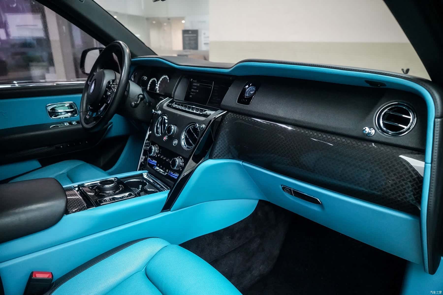 Rolls-Royce Cullinan, 2022 9