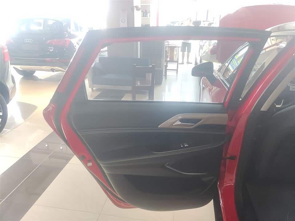 XPENG P5