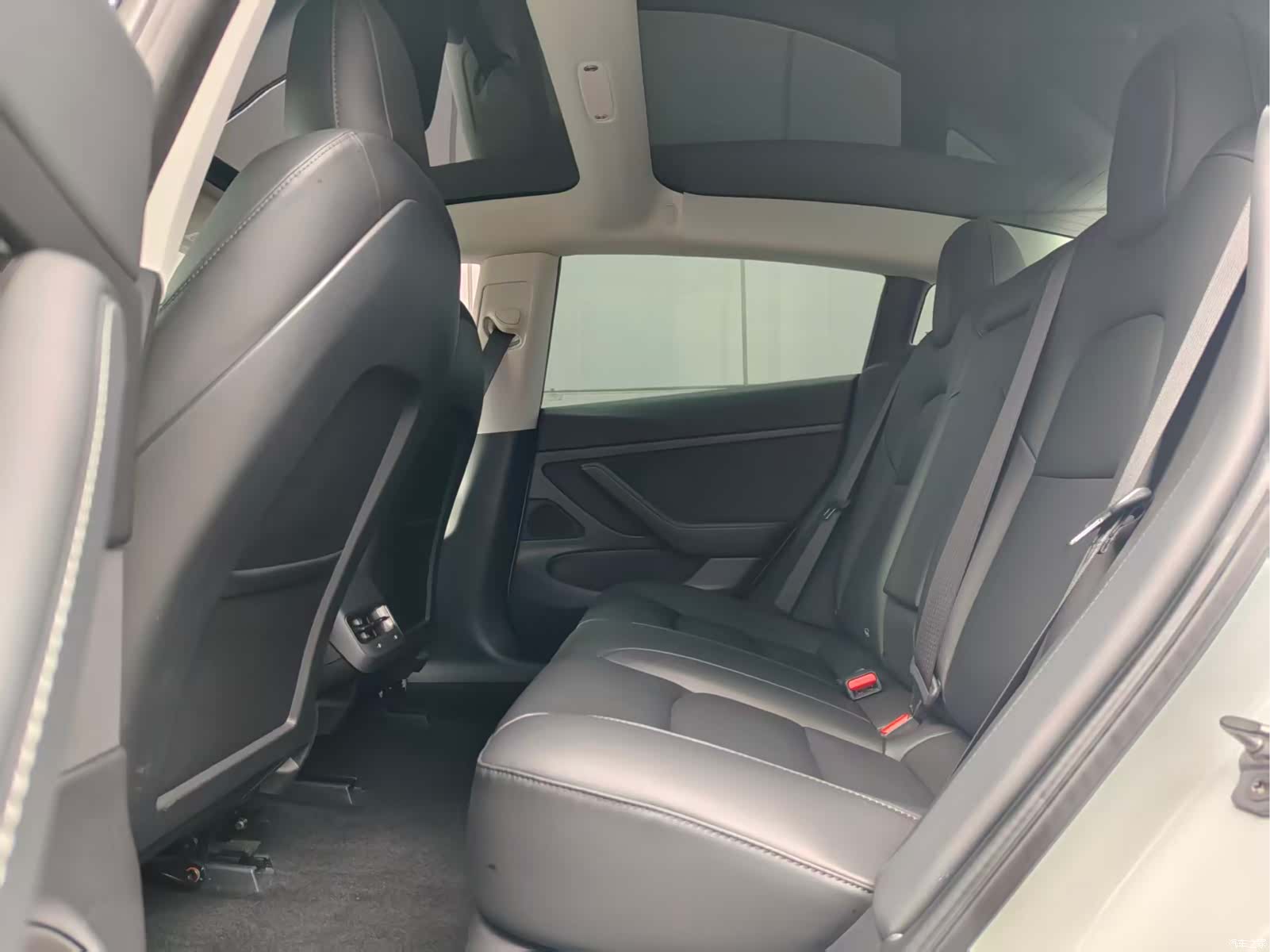 Tesla Model 3, 2020 7