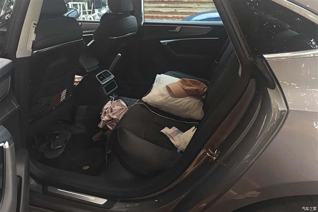Audi A7L, 2023 10