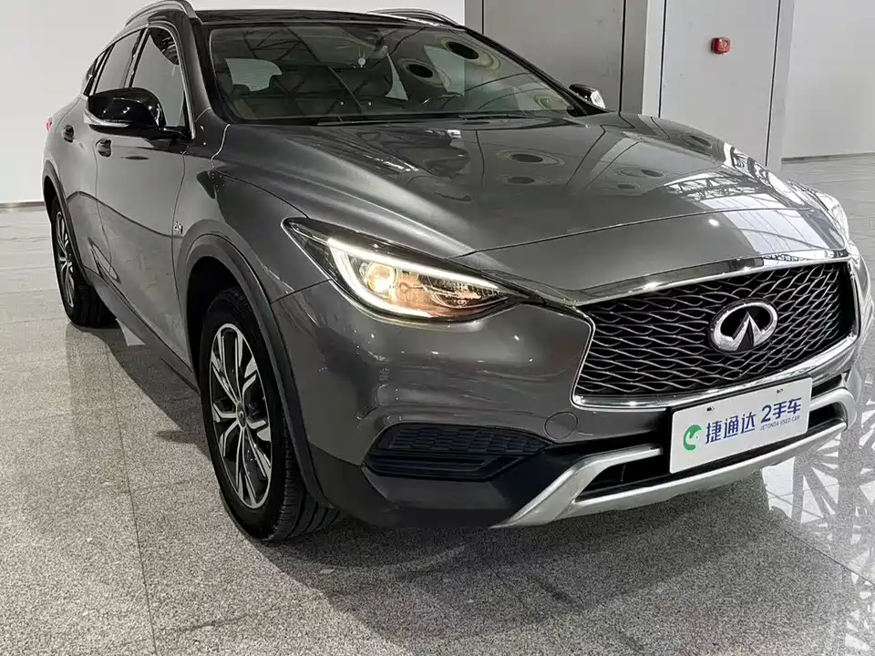 Infiniti QX30