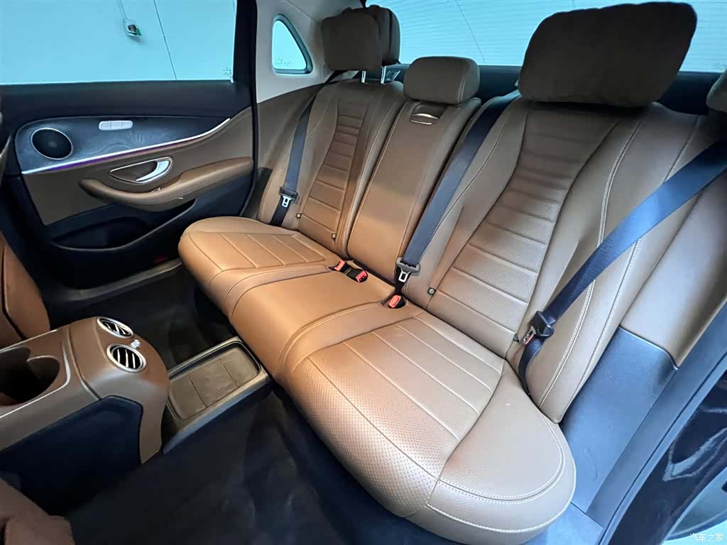 Mercedes-Benz E-Class, 2019 16