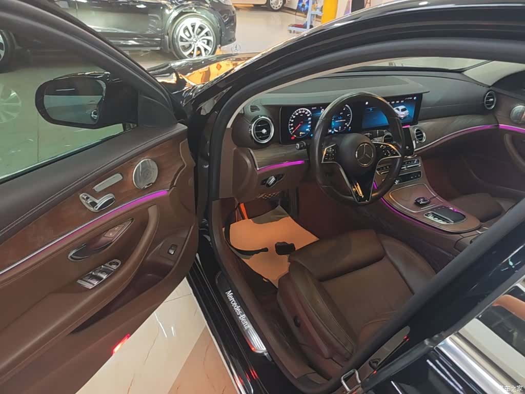 Mercedes-Benz E-Class, 2022 16