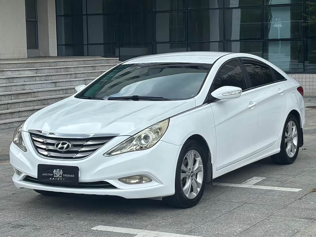 Hyundai 2011 2.0L AT Fashion