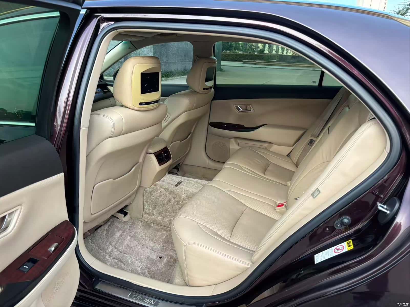 Toyota Crown, 2012 12