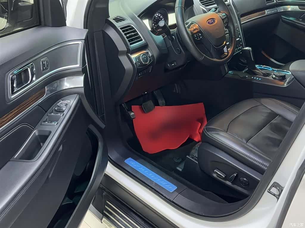 Ford Explorer, 2016 9